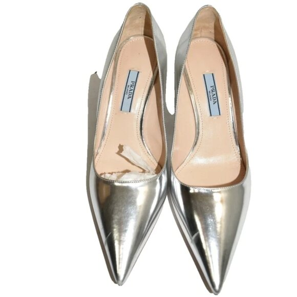 $950 PRADA Saffiano Leather Pump POINTY TOE ICONIC HEEL SILVER 36.5 (MG19) - Picture 3 of 8